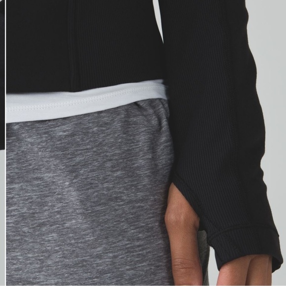 Lululemon Black‎ Bhakti Yoga Jacket in size 6 - Picture 4 of 10